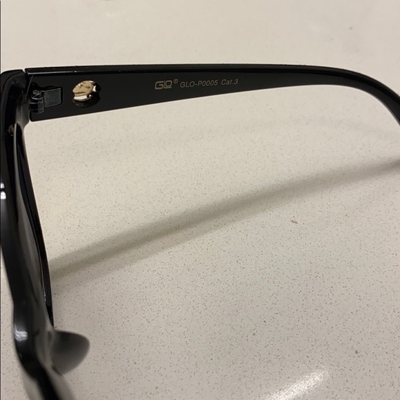 GLO Women’s Black Sunglasses - Picture 3 of 7